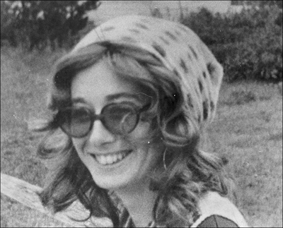 Head shot of Roseann Quinn.